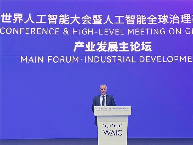 聚焦AI应用落地推进高效与可持续——施耐德电气亮相2024世界人工智能大会(图2)