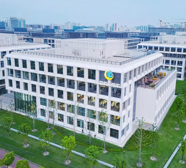 九游体育：“筑巢引凤至花开蝶自来”！漕河泾开发区这些园区为何“一楼难求”？(图2)