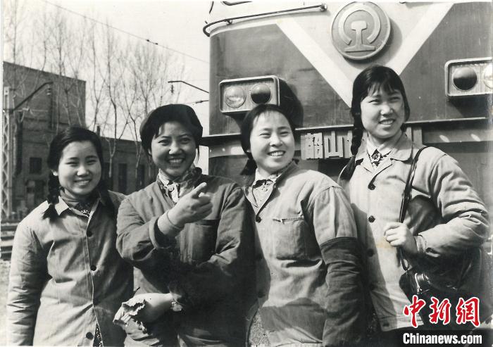 九游app：钢铁蜀道半世纪宝成铁路迎电气化运营50周年(图3)