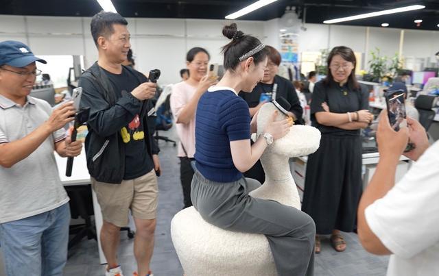 经济热力站丨走进冠军机器人企业探寻北京新质先锋(图5)