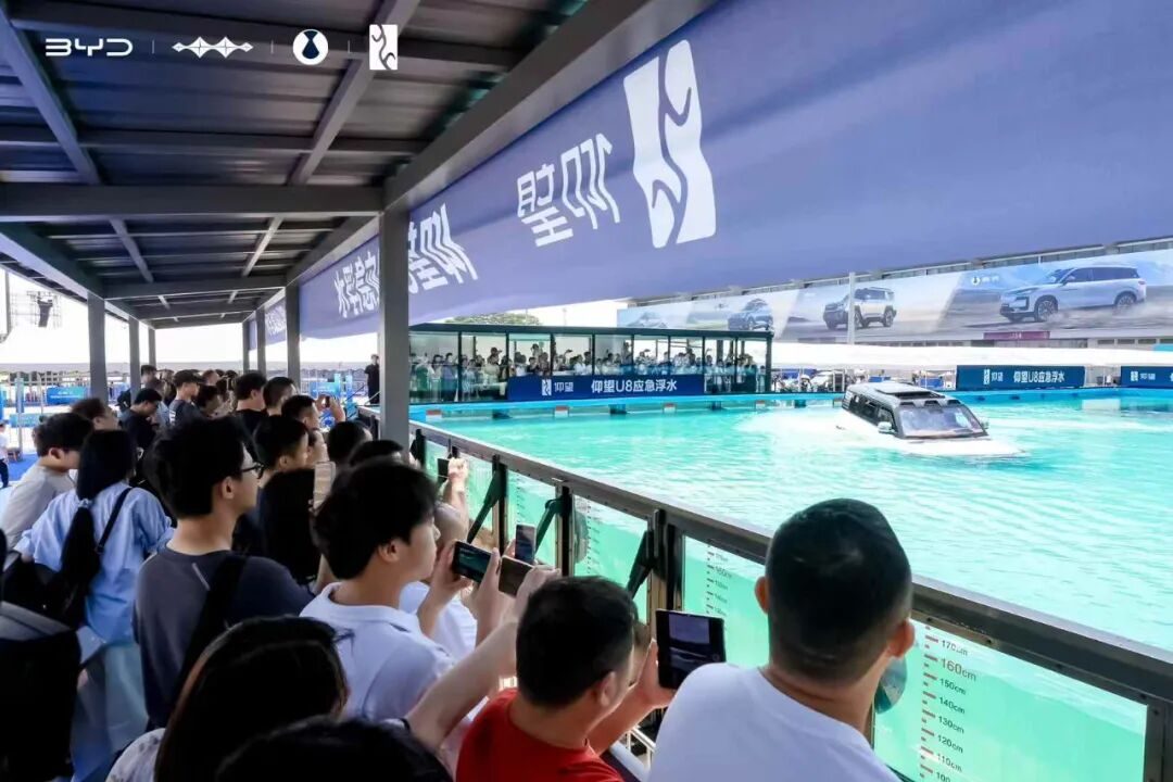 2025成都车展从“小众狂欢”到“全民盛宴”：成都车展开启行业新纪元(图6)
