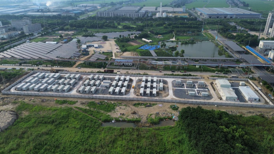 国内首个！全绿电近零碳炼钢示范工厂成功并网(图1)