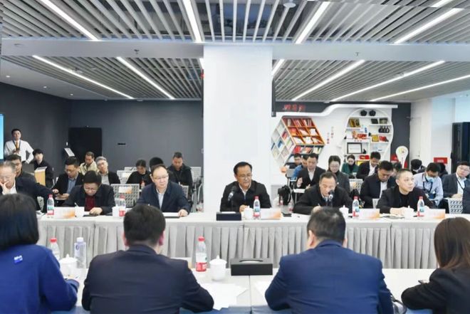 广东聚焦加强新就业群体服务管理！美团滴滴高德等代表发言